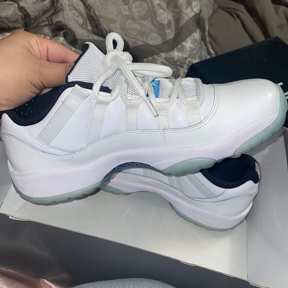 Air Jordan 11 Retro Low Legend Blue